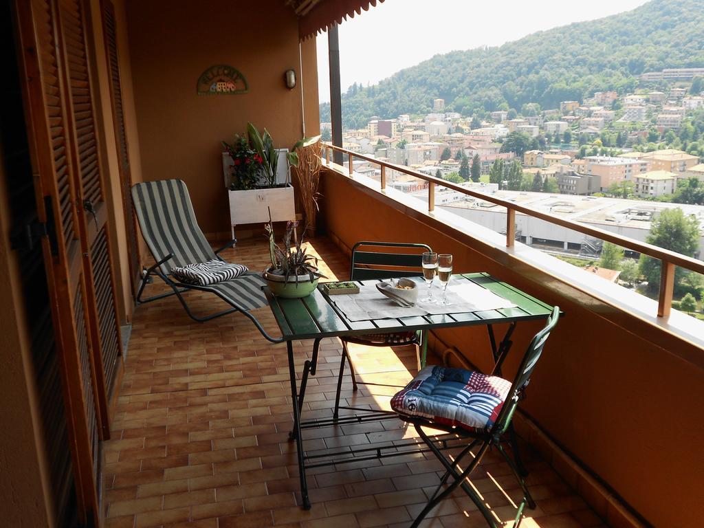 チェルノッビオ La Collina D'Oroヴィラ 部屋 写真