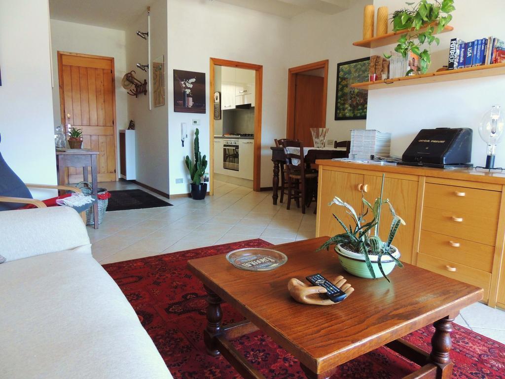 チェルノッビオ La Collina D'Oroヴィラ エクステリア 写真